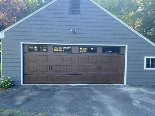 16x7 Acadia 138 North Hatley SP, American Walnut, Black window frame with Richmond inserts