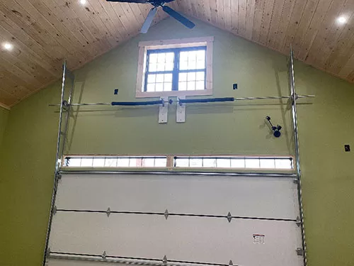 16' x 8' Amarr Classica Interior View