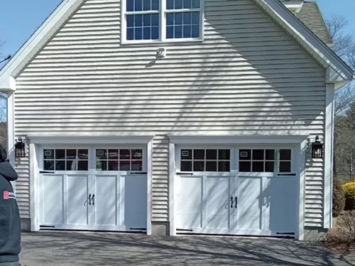 9x7 Princeton P-12, Ice White door and overlays, 8 lites Panoramic windows